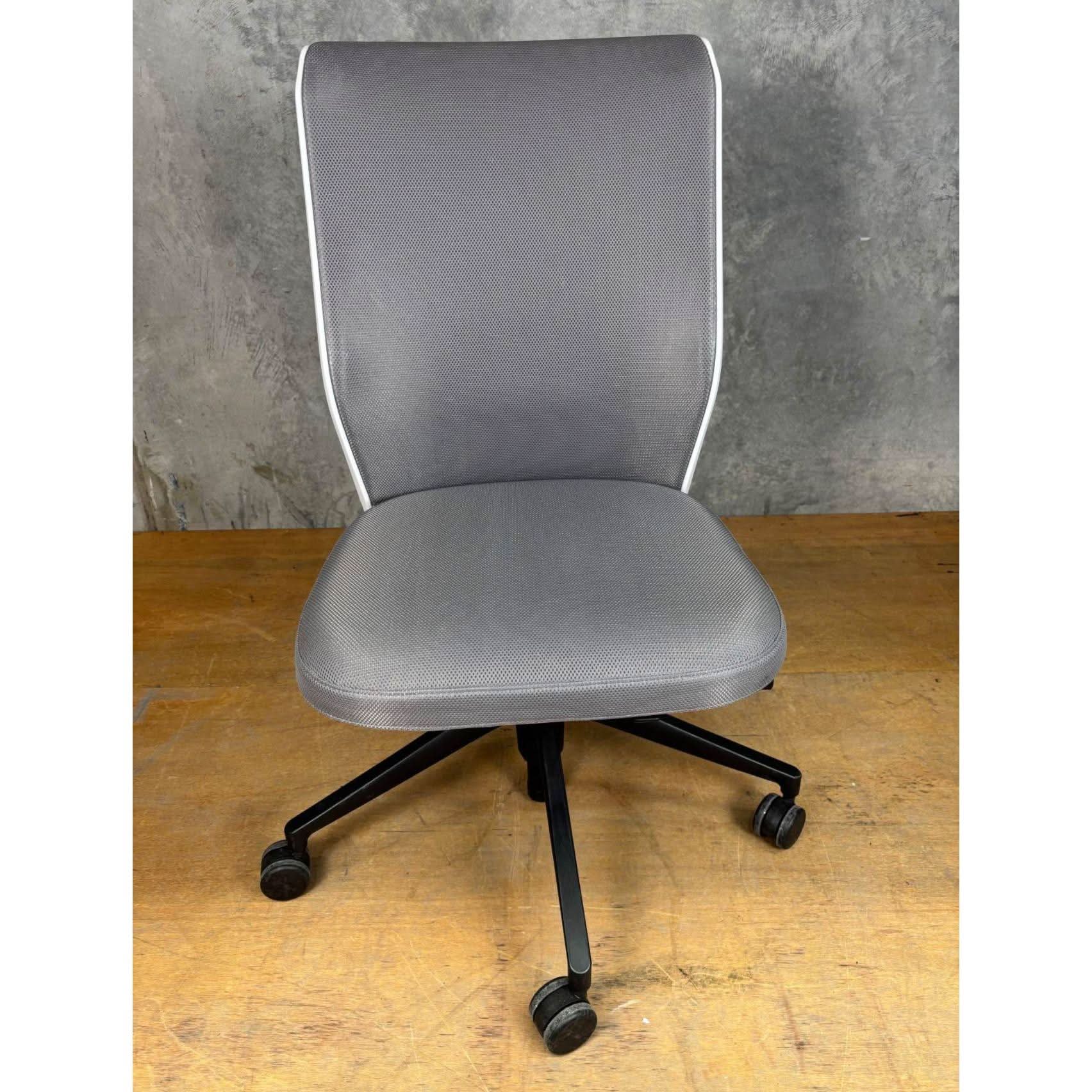 Vitra ID Soft - Citterio Meeting Chair - thegoodchairs