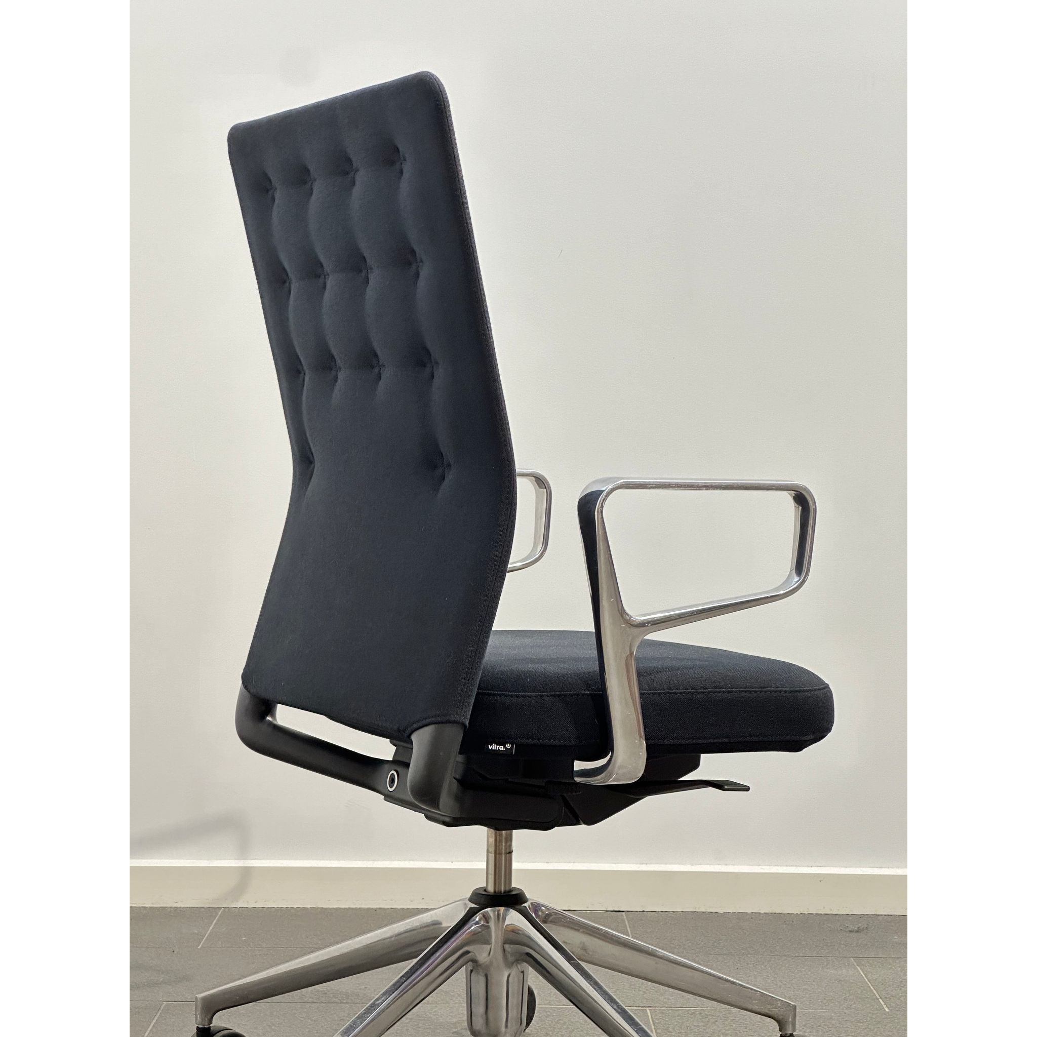 Vitra ID Trim - Chair Alloy, 2010/2021 - thegoodchairs