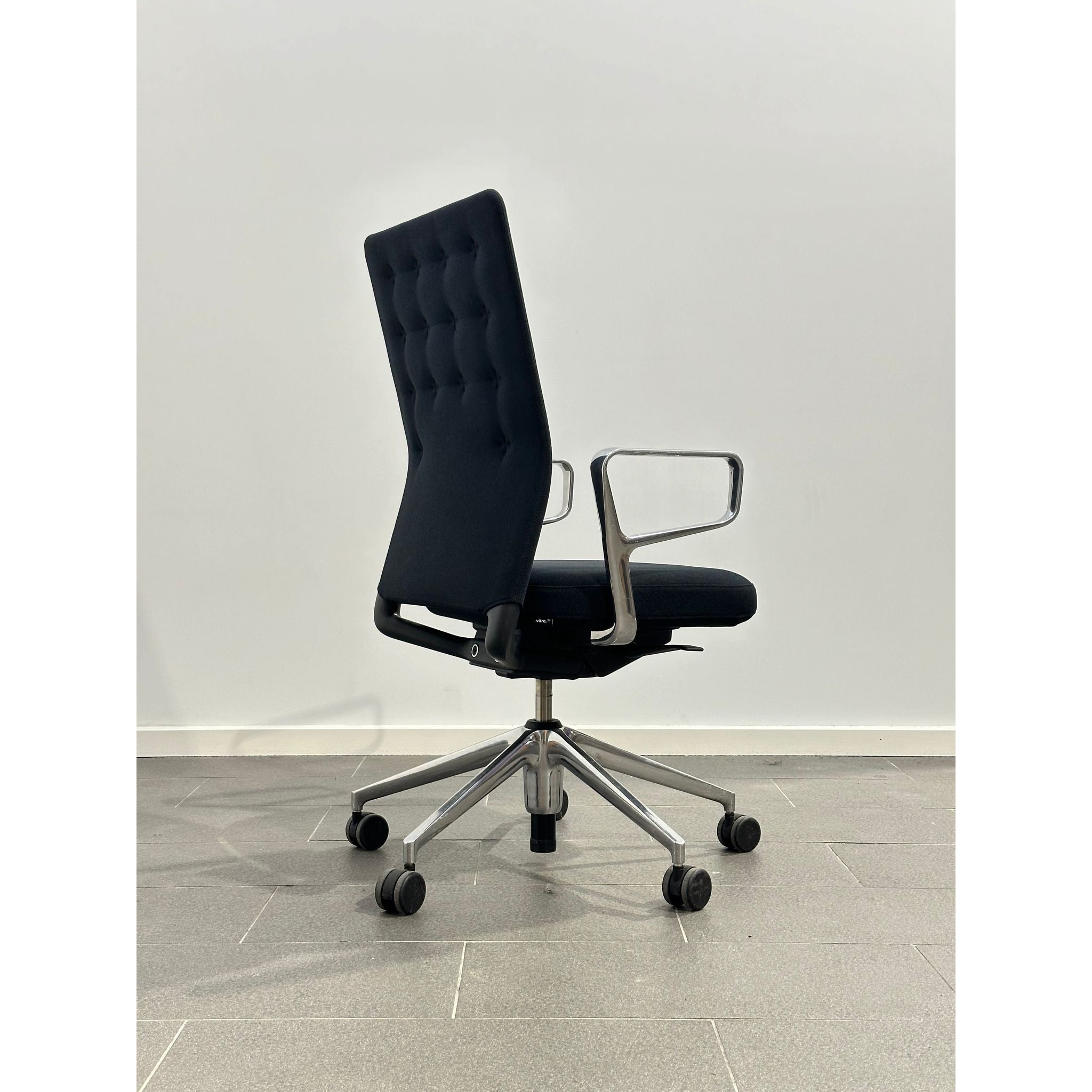 Vitra ID Trim - Chair Alloy, 2010/2021 - thegoodchairs