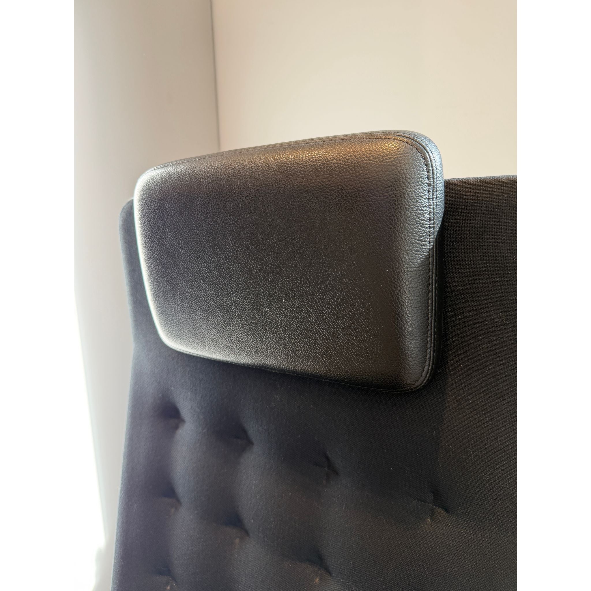 Vitra ID Trim L Office Chair, Black - thegoodchairs