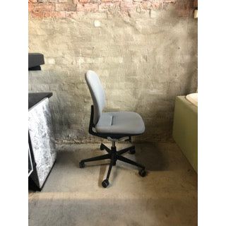 Vitra Meda 2 - Buddy Office Chair - thegoodchairs