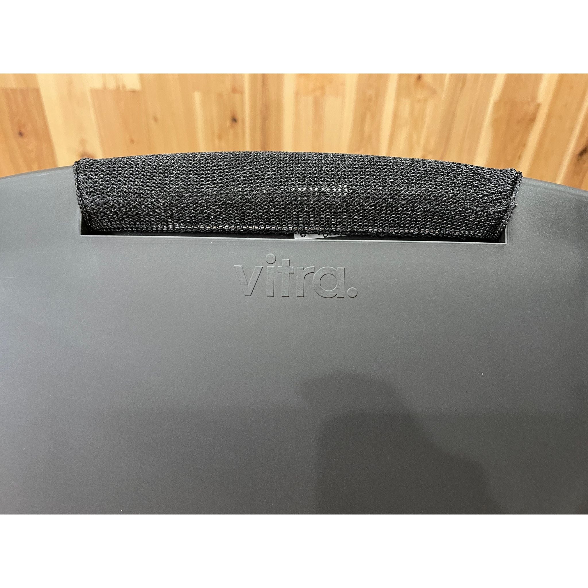 Vitra MedaSlim - Meda Slim Chair, Designer Alberto Meda 2004 - thegoodchairs