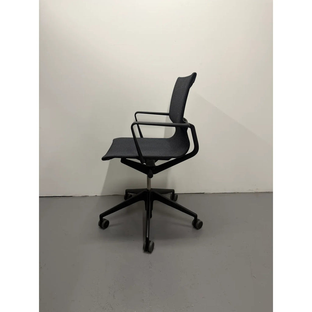 Vitra Physix - Ergonomic Boardroom Office Chair - Alberto Meda - thegoodchairs