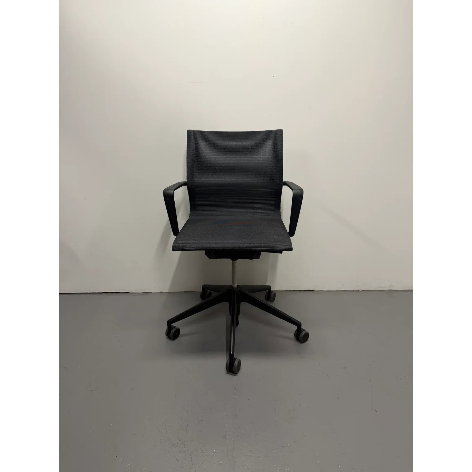 Vitra Physix - Ergonomic Boardroom Office Chair - Alberto Meda - thegoodchairs