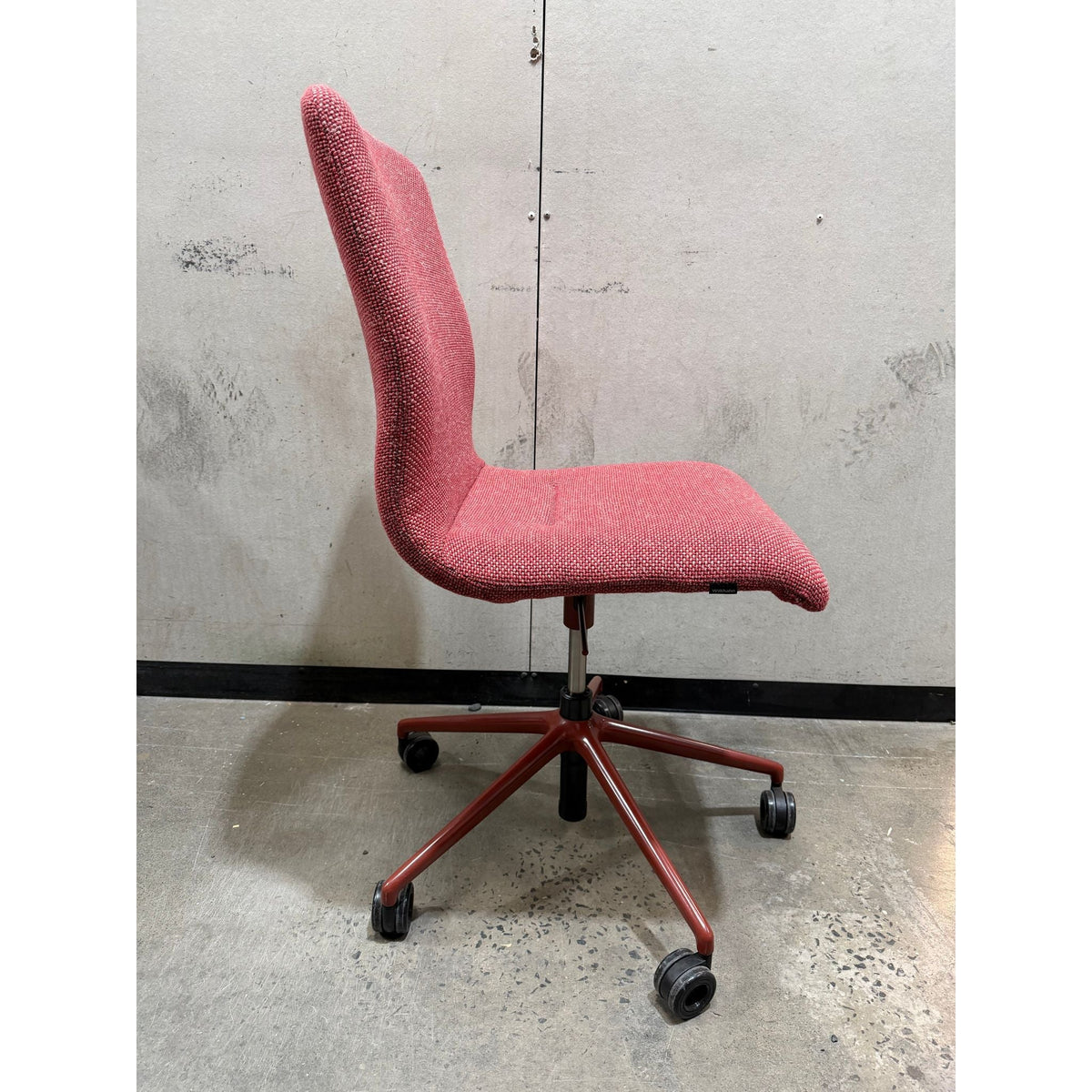 Wilkhahn Decide 296/6 Swivel Office Chair, Red - thegoodchairs