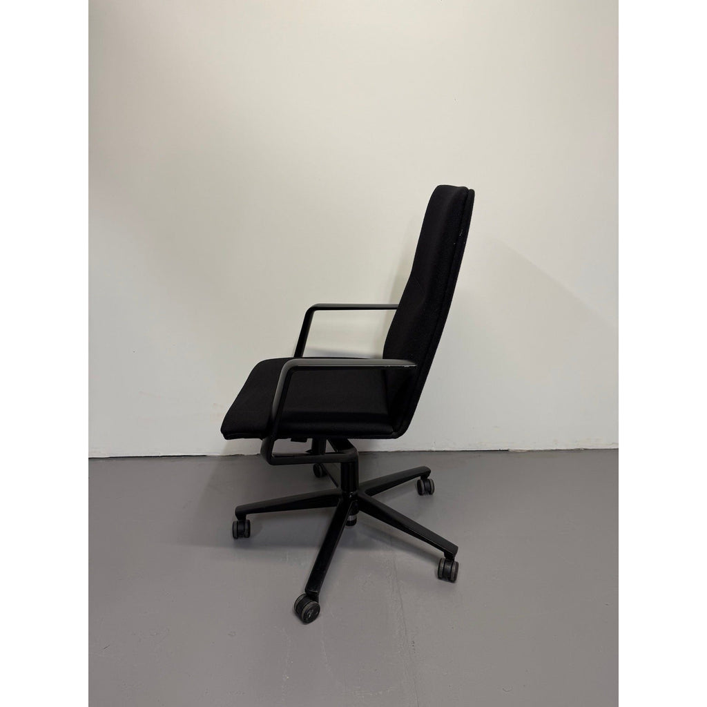Wilkhahn FS 204/7 - Medium Back, Black Fabric - thegoodchairs
