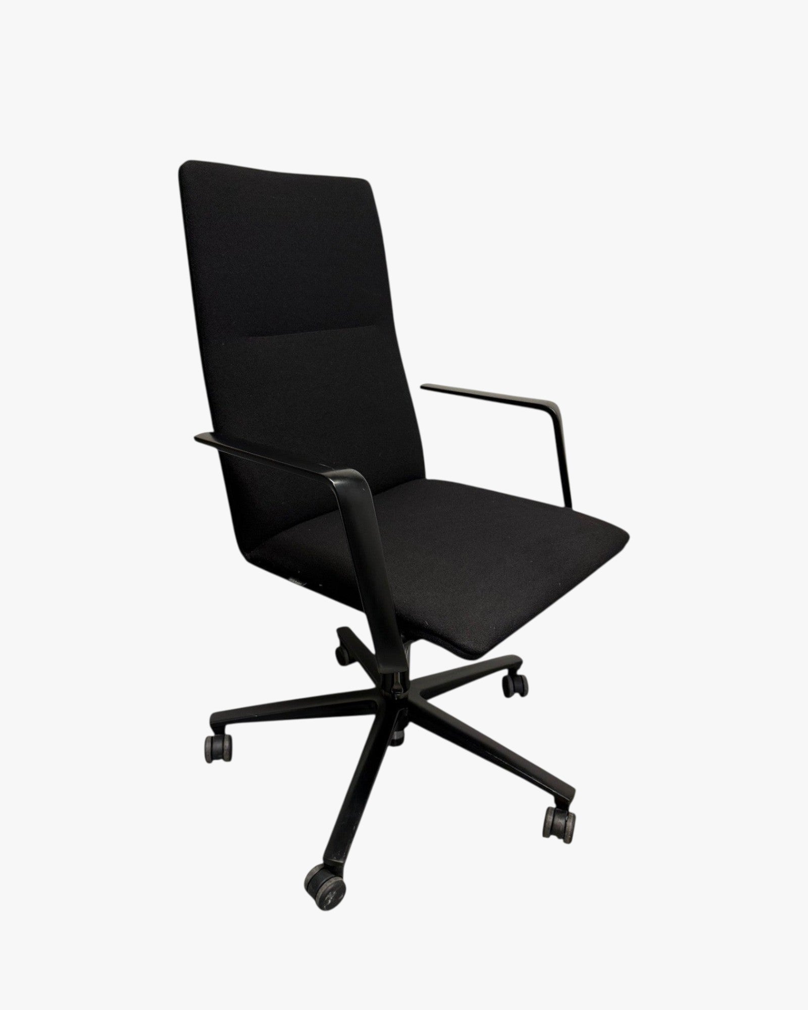 Wilkhahn FS 204/7 - Medium Back, Black Fabric - thegoodchairs