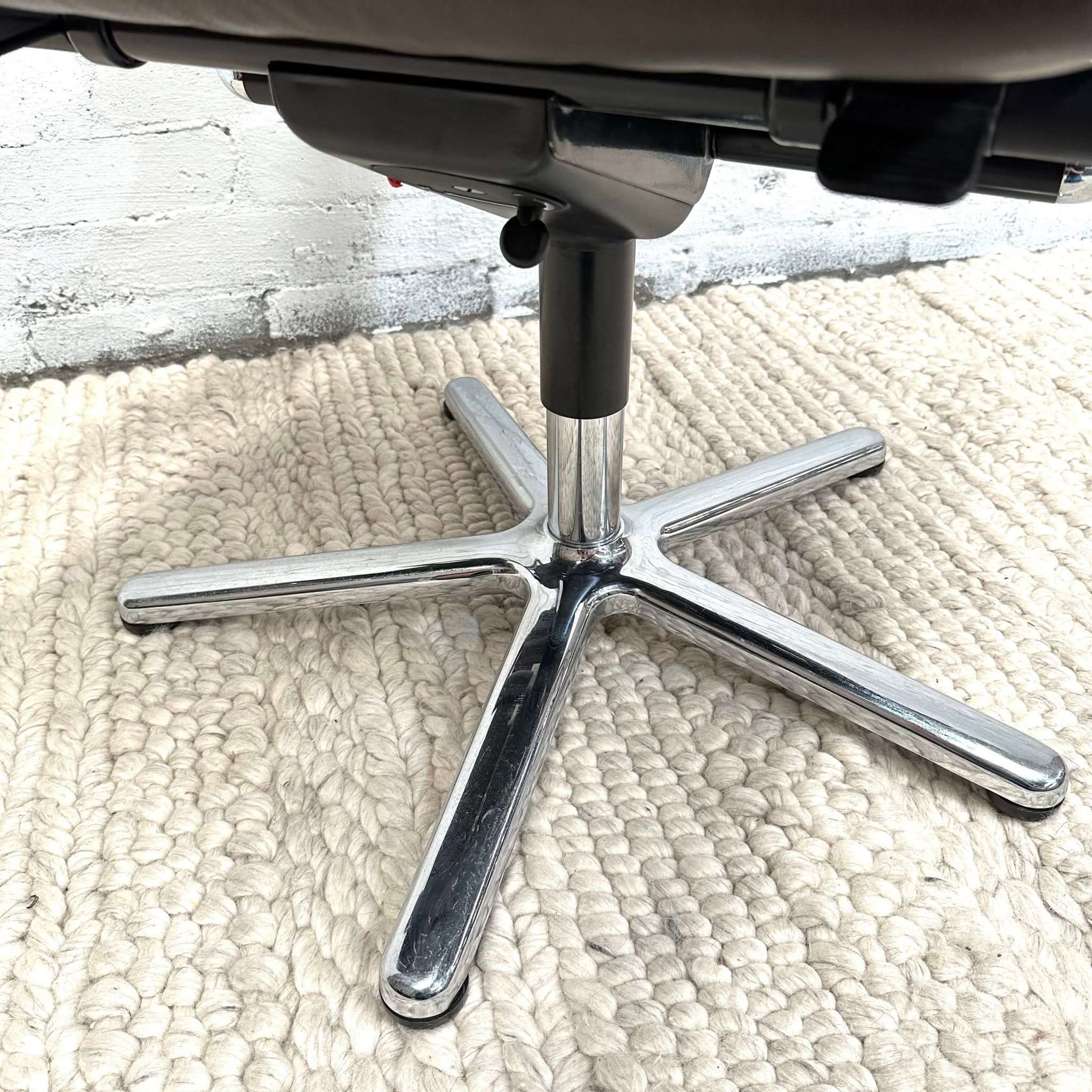 Wilkhahn FS - Line - 220 Chair - 5 - Star Base - thegoodchairs