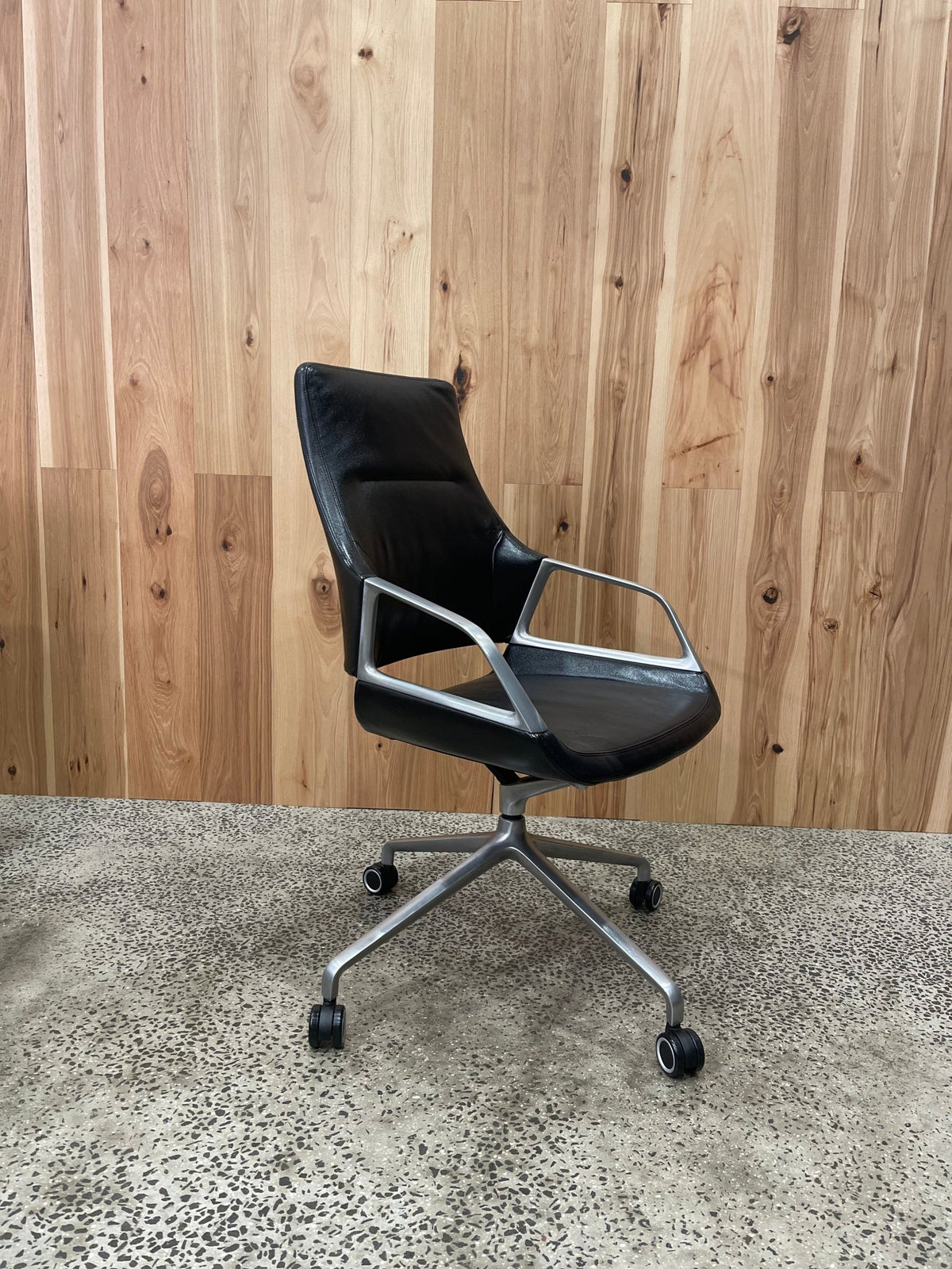 Wilkhahn Graph High-Back Executive Chair, Black Leather - thegoodchairs