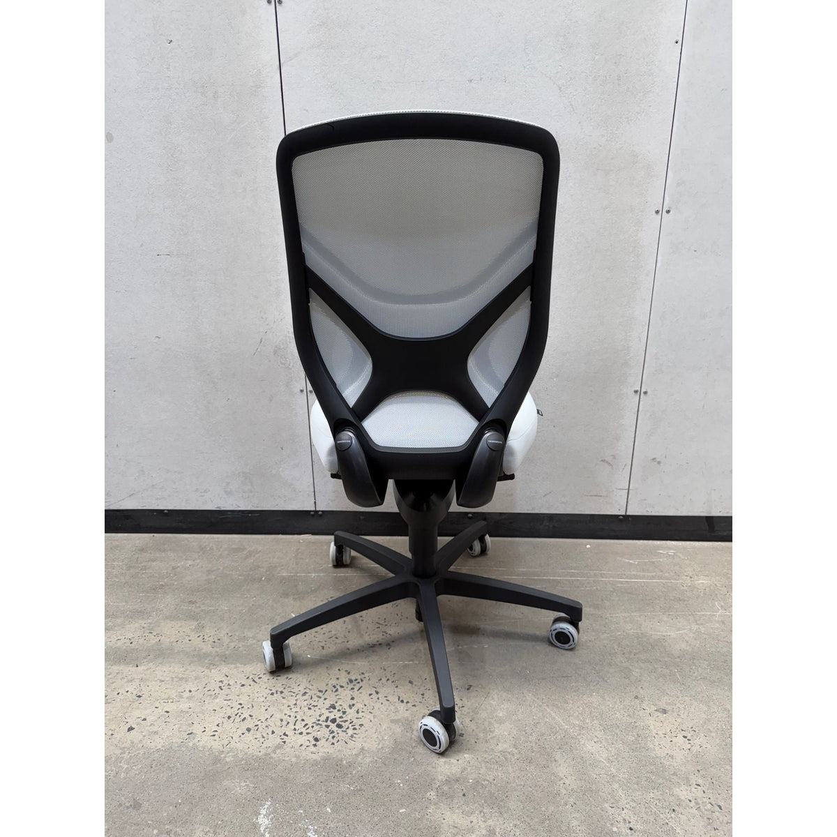 Wilkhahn IN 184/7 Ergonomic Office Chair, White / Light Grey - thegoodchairs