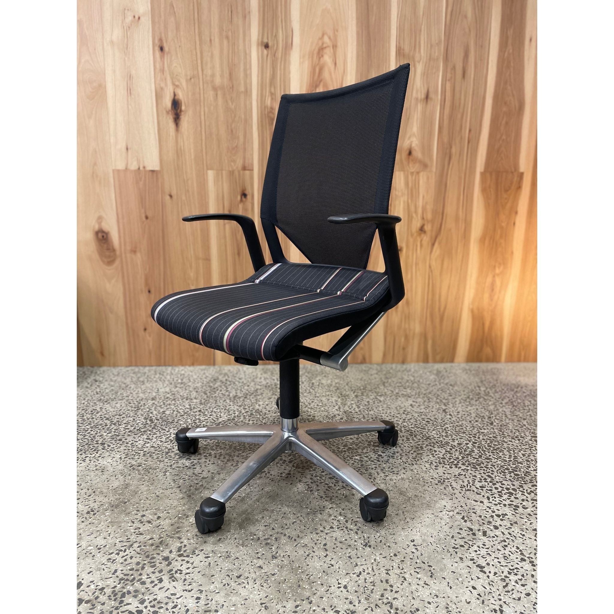 Wilkhahn Modus Medium - Paul Smith x Kvadrat Edition - thegoodchairs