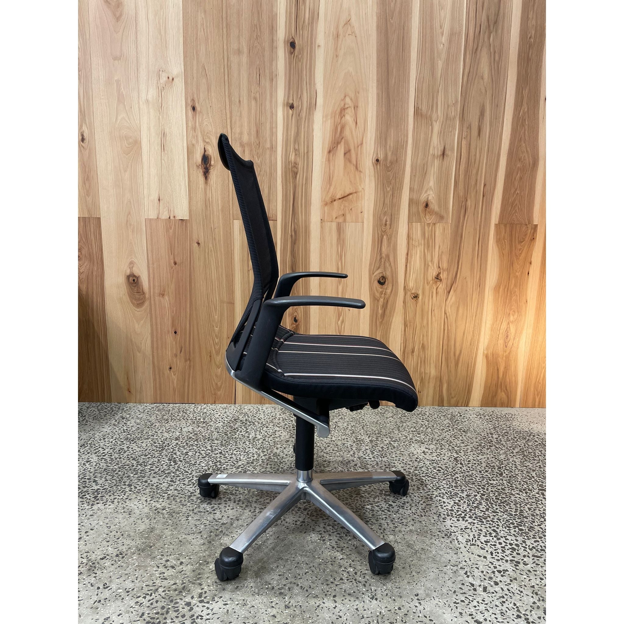 Wilkhahn Modus Medium - Paul Smith x Kvadrat Edition - thegoodchairs