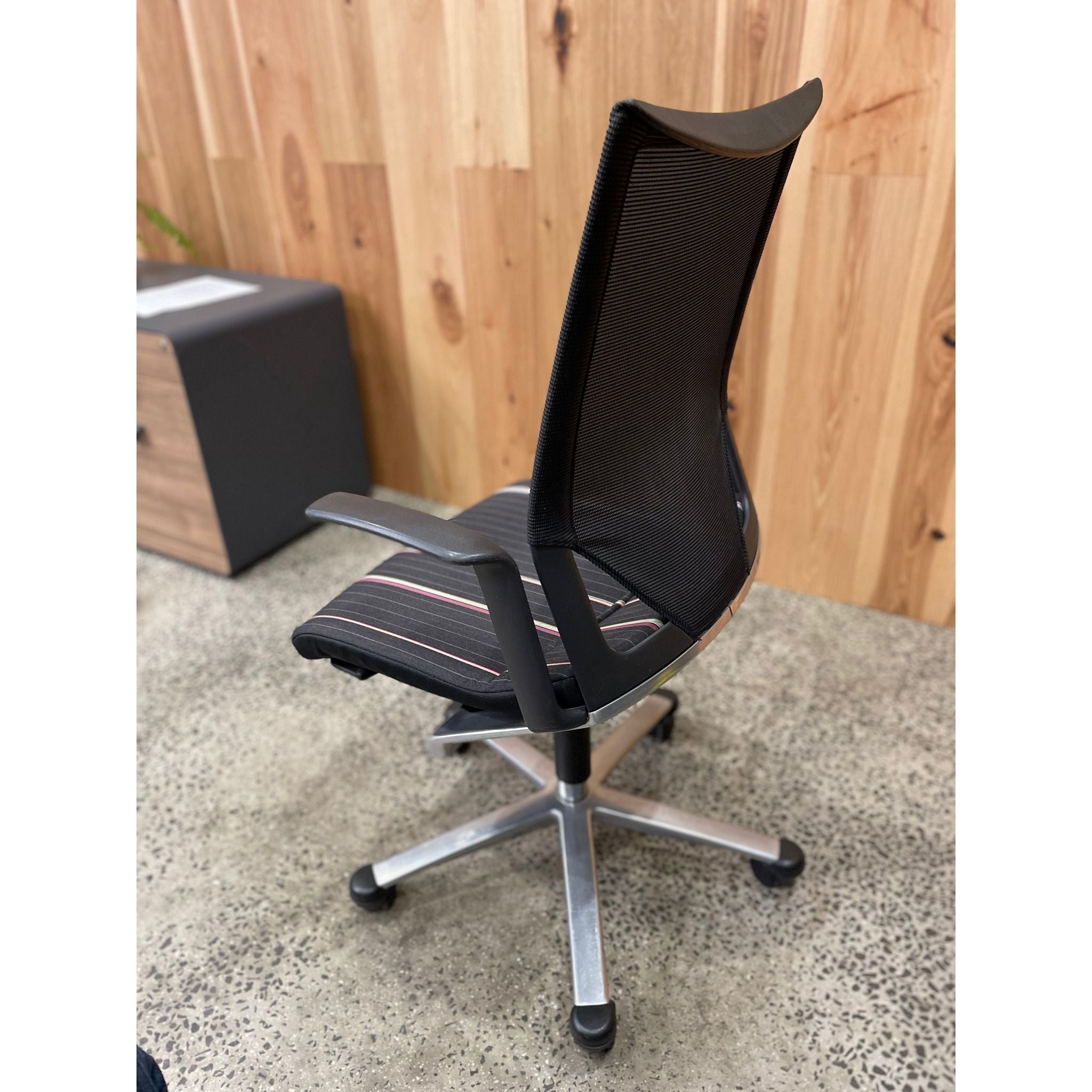 Wilkhahn Modus Medium - Paul Smith x Kvadrat Edition - thegoodchairs