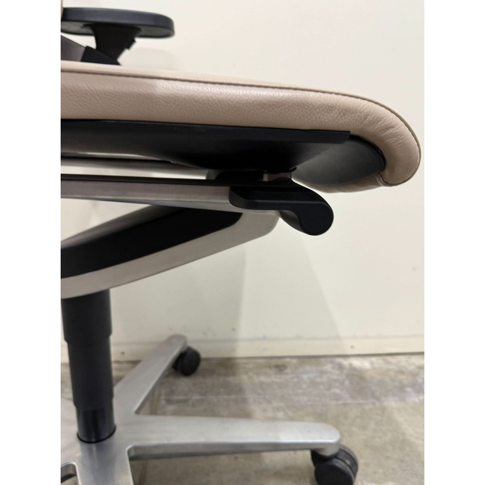 Wilkhahn ON - Task Chair - Leather Executive Office Chair Castors - thegoodchairs